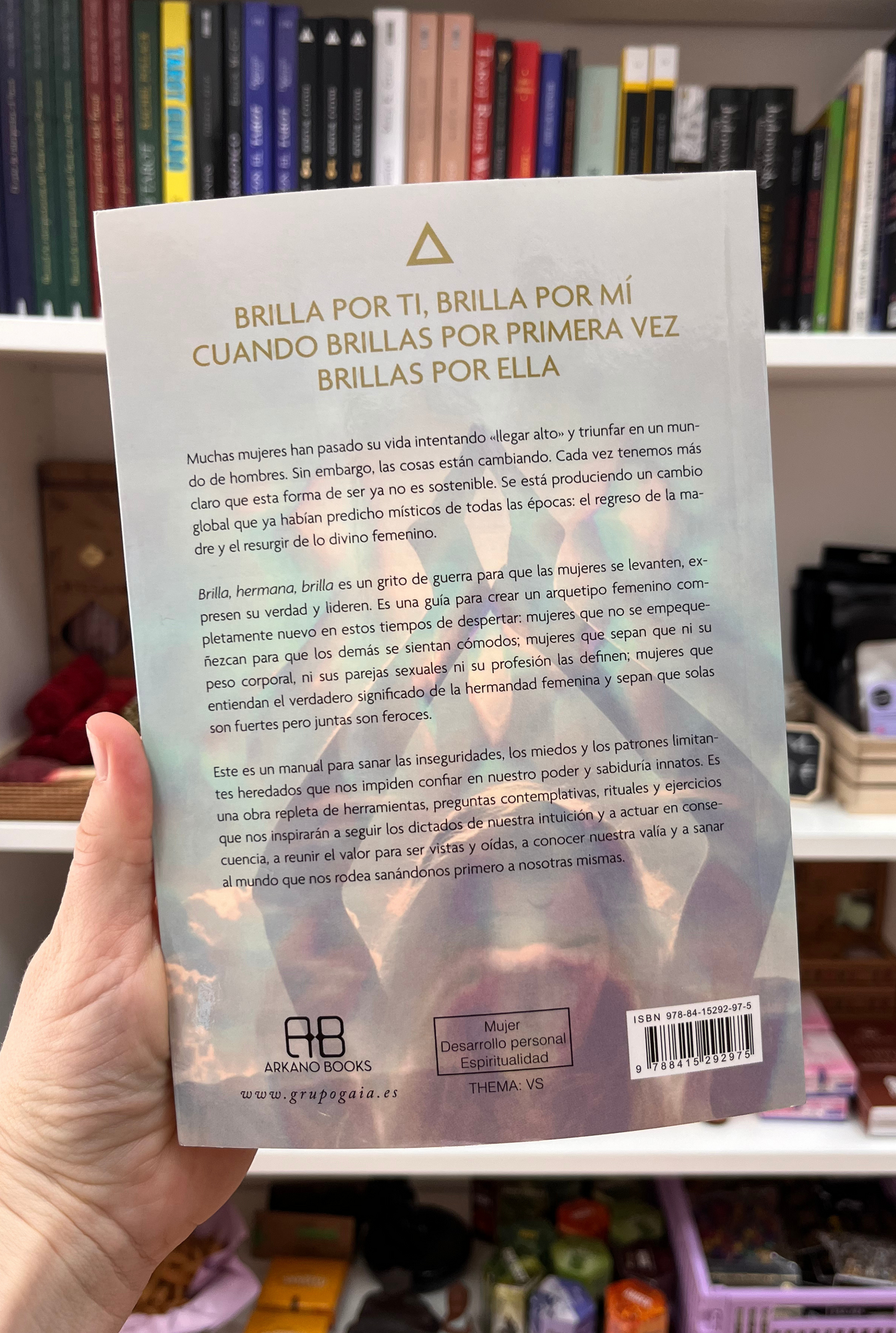 Brilla hermana brilla, Rebecca Campbell