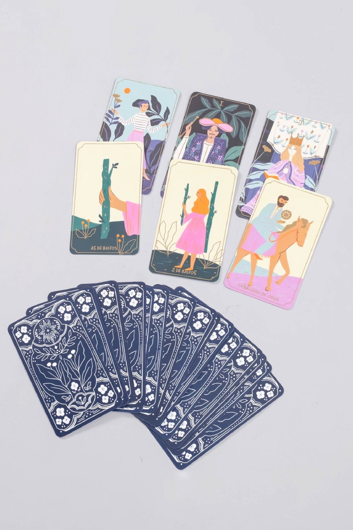 Magas Ilustradas, la baraja